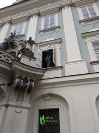 Fenster putzen | Fenster reinigen | B&uuml;rogeb&auml;ude putzen | B&uuml;roreinigung | Passau